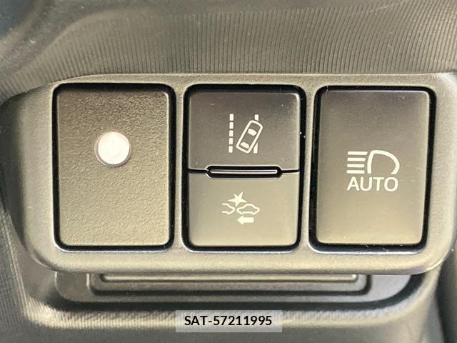 Toyota AQUA 2019-02 8650078-3