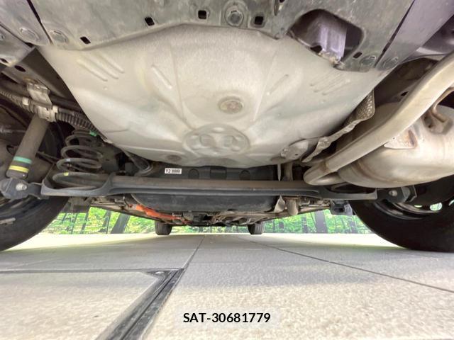 Toyota AQUA 2018-09 8650087-18