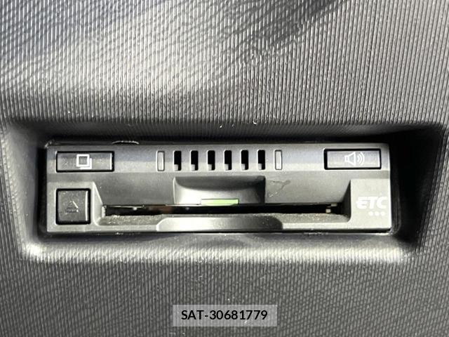Toyota AQUA 2018-09 8650087-5