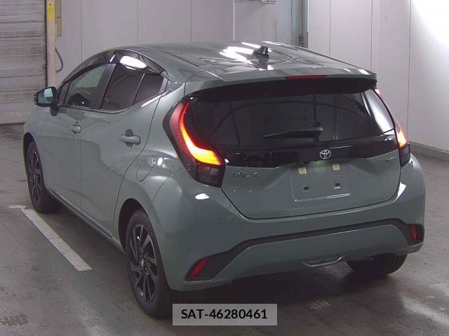 Toyota AQUA 2025-12 8650310-1
