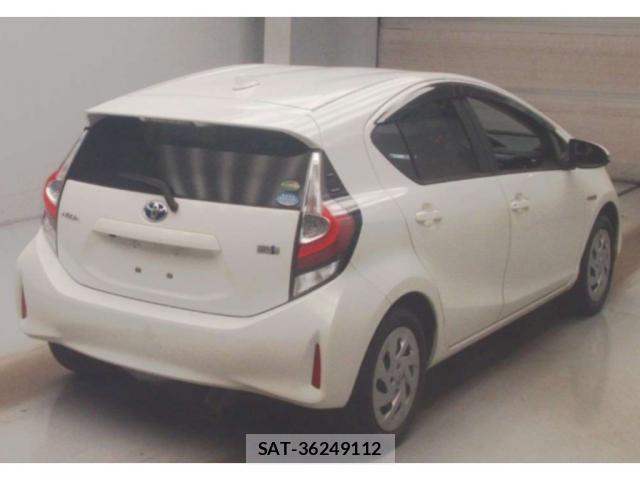 Toyota AQUA 2017-11 8650494-1