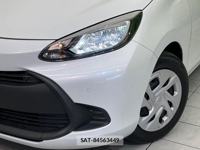 Toyota AQUA 2023-08 8650779-11