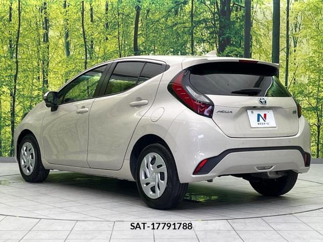 Toyota AQUA 2023-10 8650787-16
