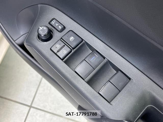 Toyota AQUA 2023-10 8650787-2