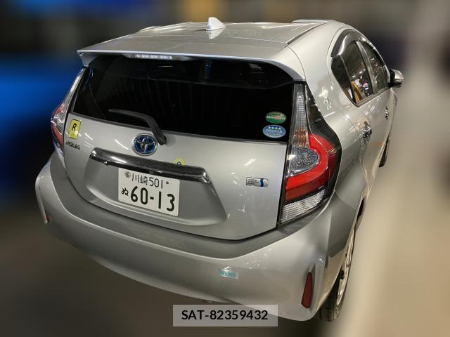 Toyota AQUA 2018-03 8650829-3