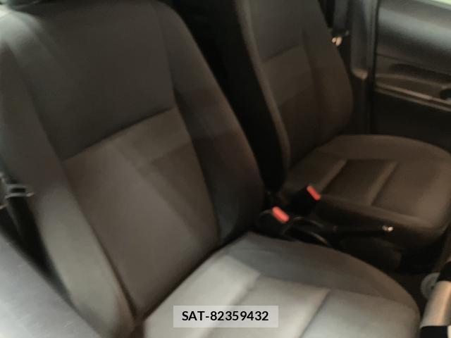 Toyota AQUA 2018-03 8650829-4