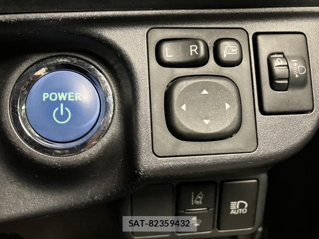 Toyota AQUA 2018-03 8650829-6