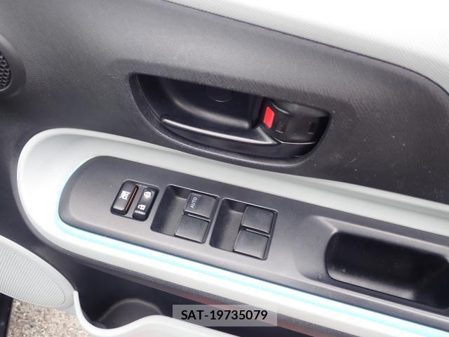 Toyota AQUA 2012-03 8650995-13