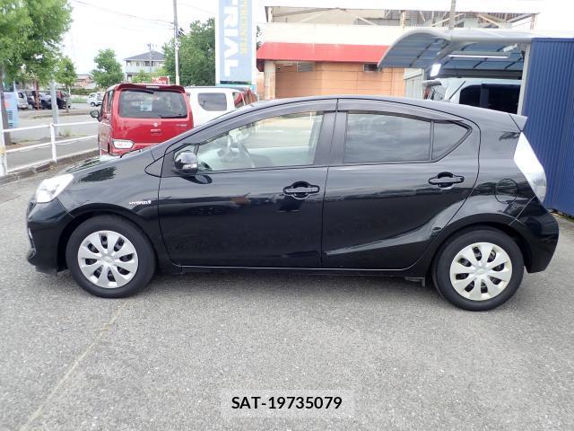 Toyota AQUA 2012-03 8650995-19