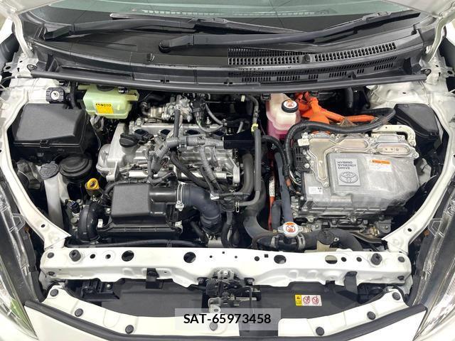 Toyota AQUA 2017-12 8651063-17