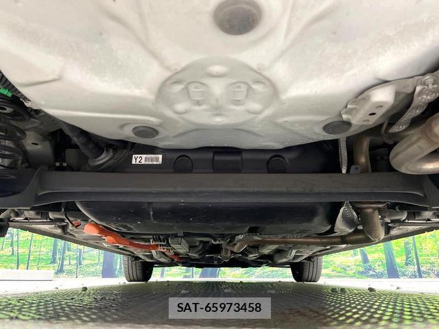 Toyota AQUA 2017-12 8651063-18