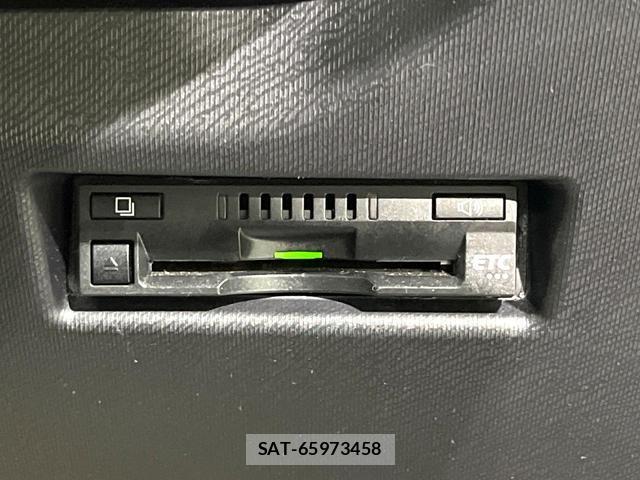Toyota AQUA 2017-12 8651063-4