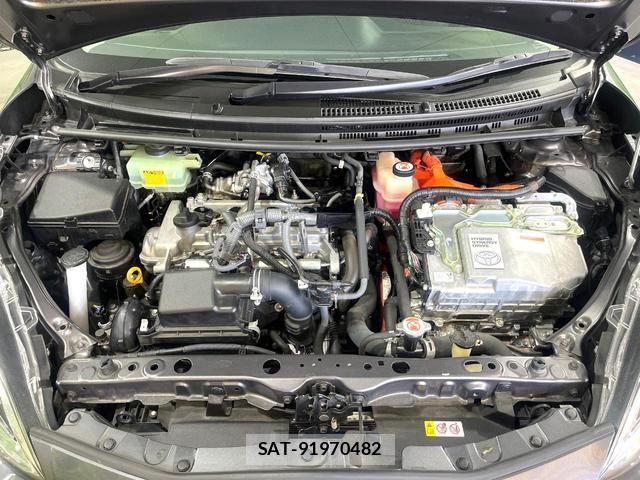 Toyota AQUA 2017-09 8651076-17