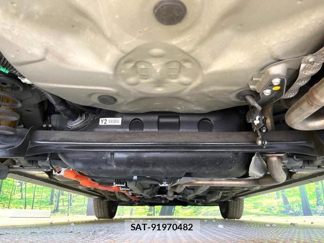 Toyota AQUA 2017-09 8651076-18
