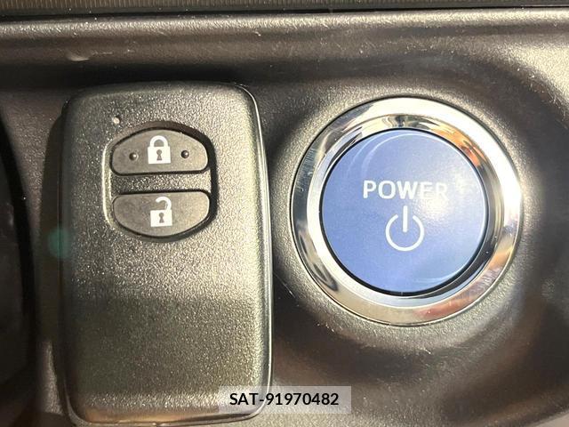 Toyota AQUA 2017-09 8651076-7