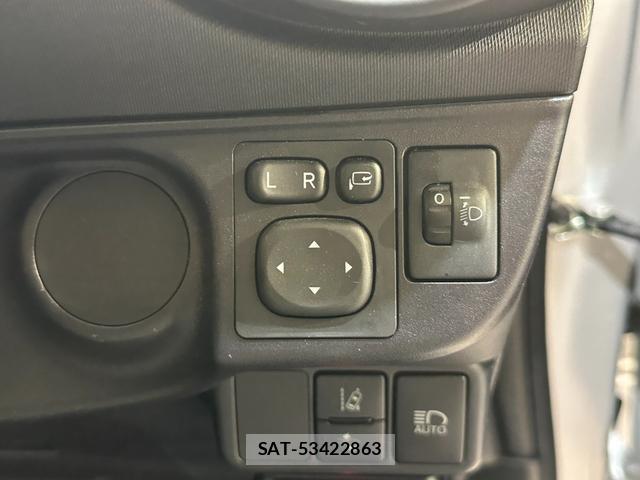 Toyota AQUA 2021-07 8651217-4
