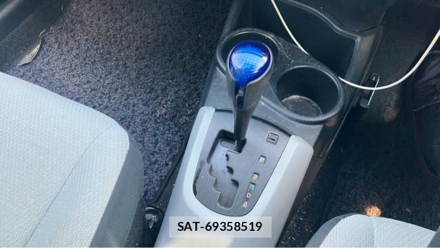 Toyota AQUA 2012-05 8651284-14