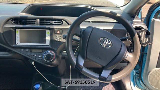 Toyota AQUA 2012-05 8651284-16