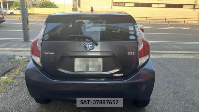 Toyota AQUA 2015-06 8651345-1