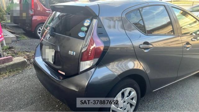 Toyota AQUA 2015-06 8651345-12