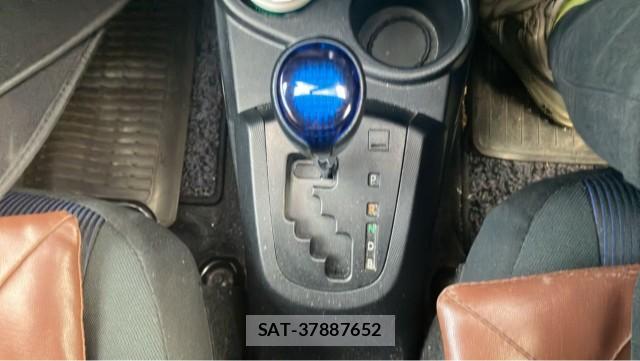 Toyota AQUA 2015-06 8651345-14