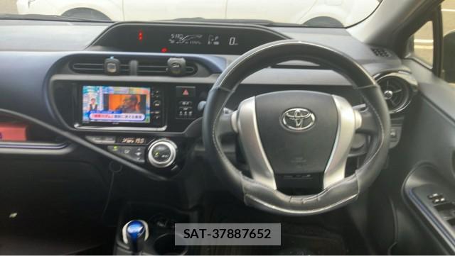 Toyota AQUA 2015-06 8651345-16