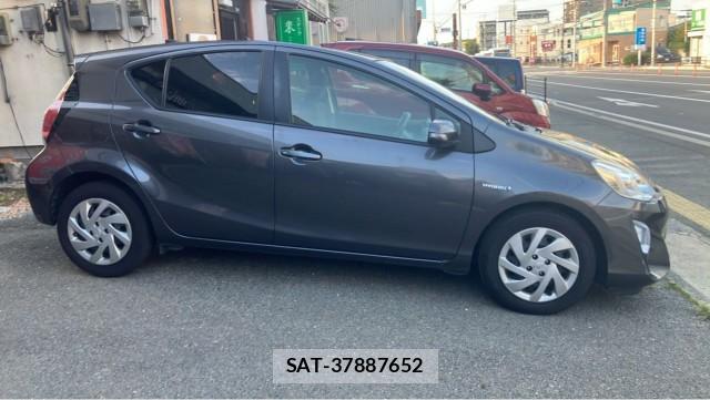 Toyota AQUA 2015-06 8651345-3