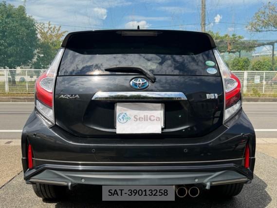 Toyota AQUA 2019-05 8651347-1