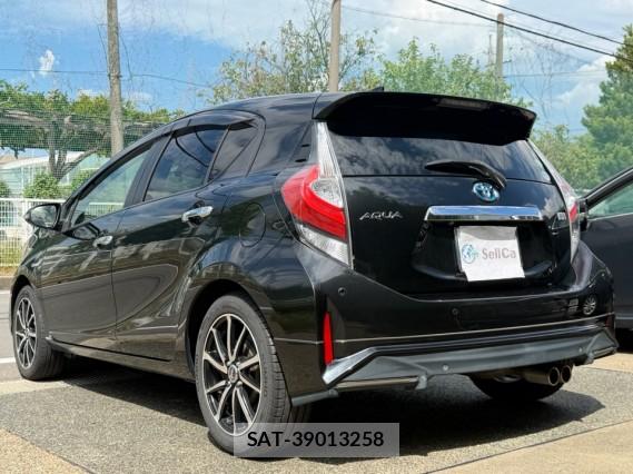 Toyota AQUA 2019-05 8651347-13