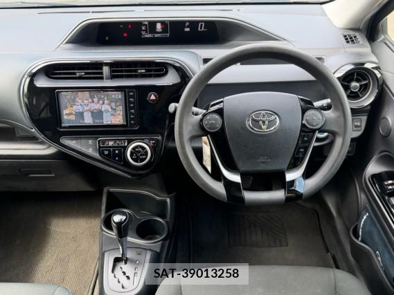 Toyota AQUA 2019-05 8651347-16