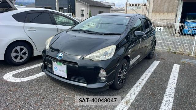 Toyota AQUA 2014-10 8651405-0