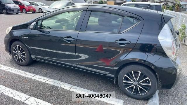 Toyota AQUA 2014-10 8651405-10