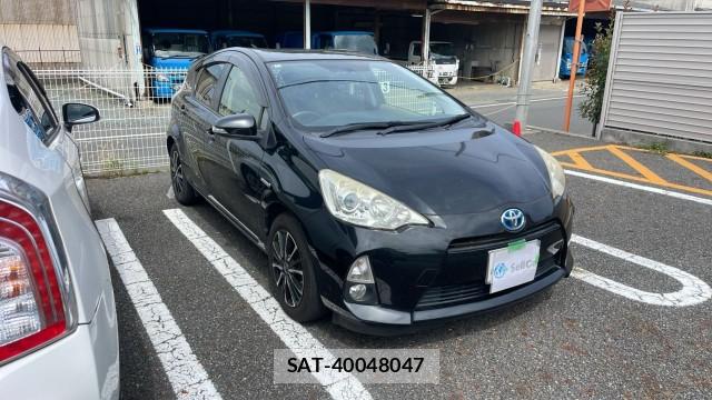 Toyota AQUA 2014-10 8651405-11