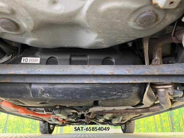 Toyota AQUA 2014-10 8651517-18