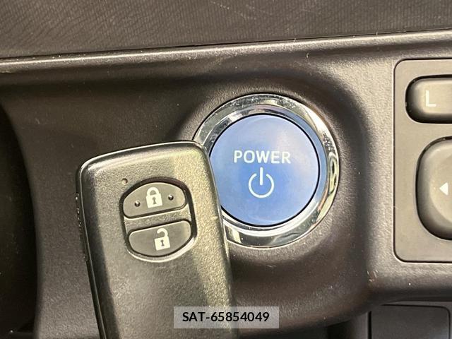 Toyota AQUA 2014-10 8651517-4