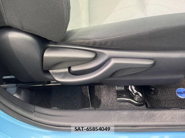 Toyota AQUA 2014-10 8651517-6