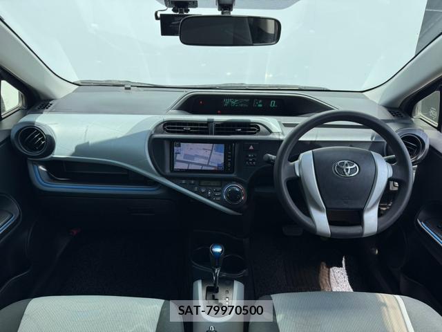 Toyota AQUA 2013-08 8651677-1