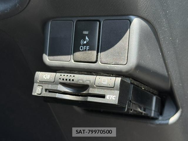 Toyota AQUA 2013-08 8651677-13