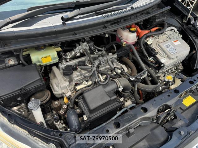 Toyota AQUA 2013-08 8651677-17