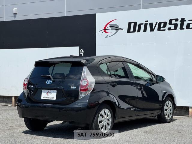 Toyota AQUA 2013-08 8651677-3