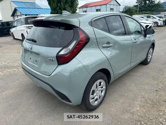 Toyota AQUA 2022-07 8651783-10