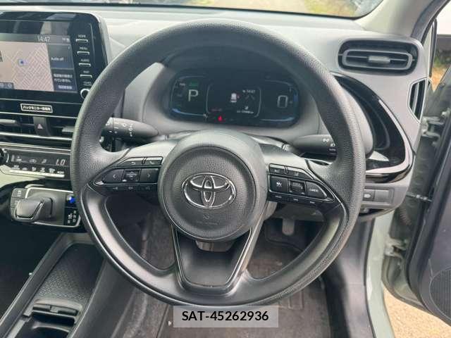 Toyota AQUA 2022-07 8651783-14