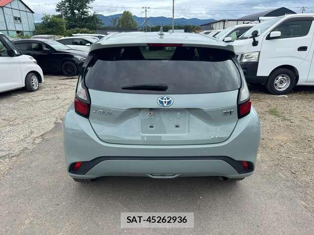 Toyota AQUA 2022-07 8651783-8