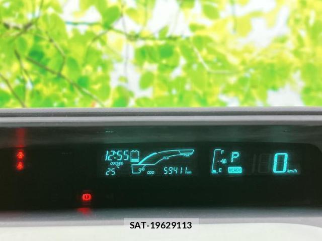 Toyota AQUA 2012-02 8651792-12