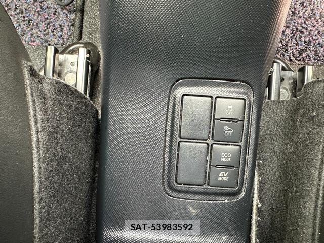 Toyota AQUA 2017-10 8651839-10
