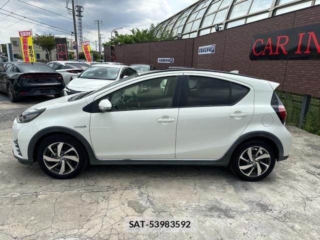 Toyota AQUA 2017-10 8651839-15