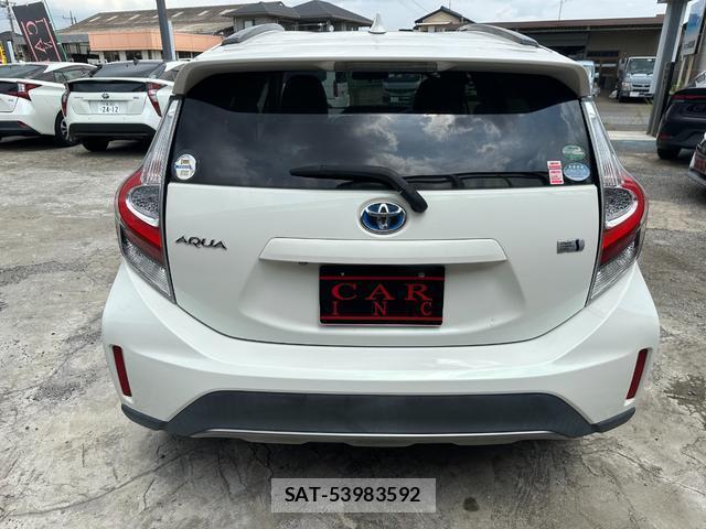 Toyota AQUA 2017-10 8651839-16