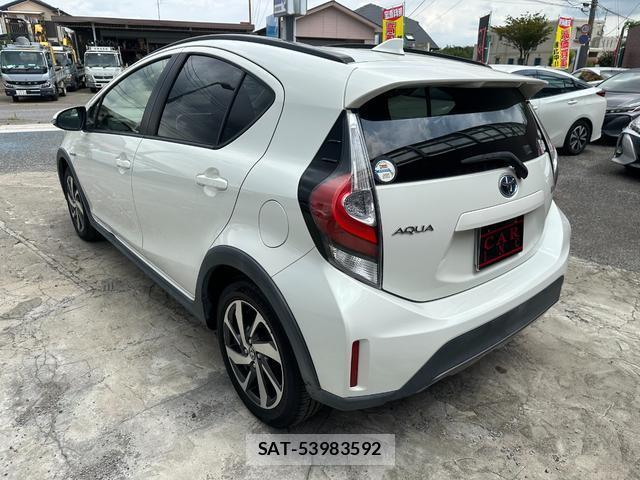 Toyota AQUA 2017-10 8651839-17