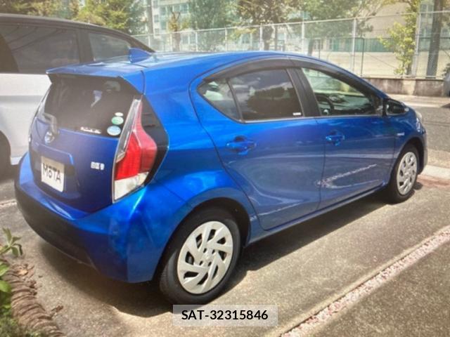 Toyota AQUA 2015-09 8651923-1