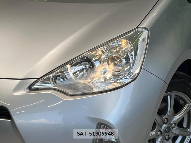 Toyota AQUA 2013-05 8652028-11